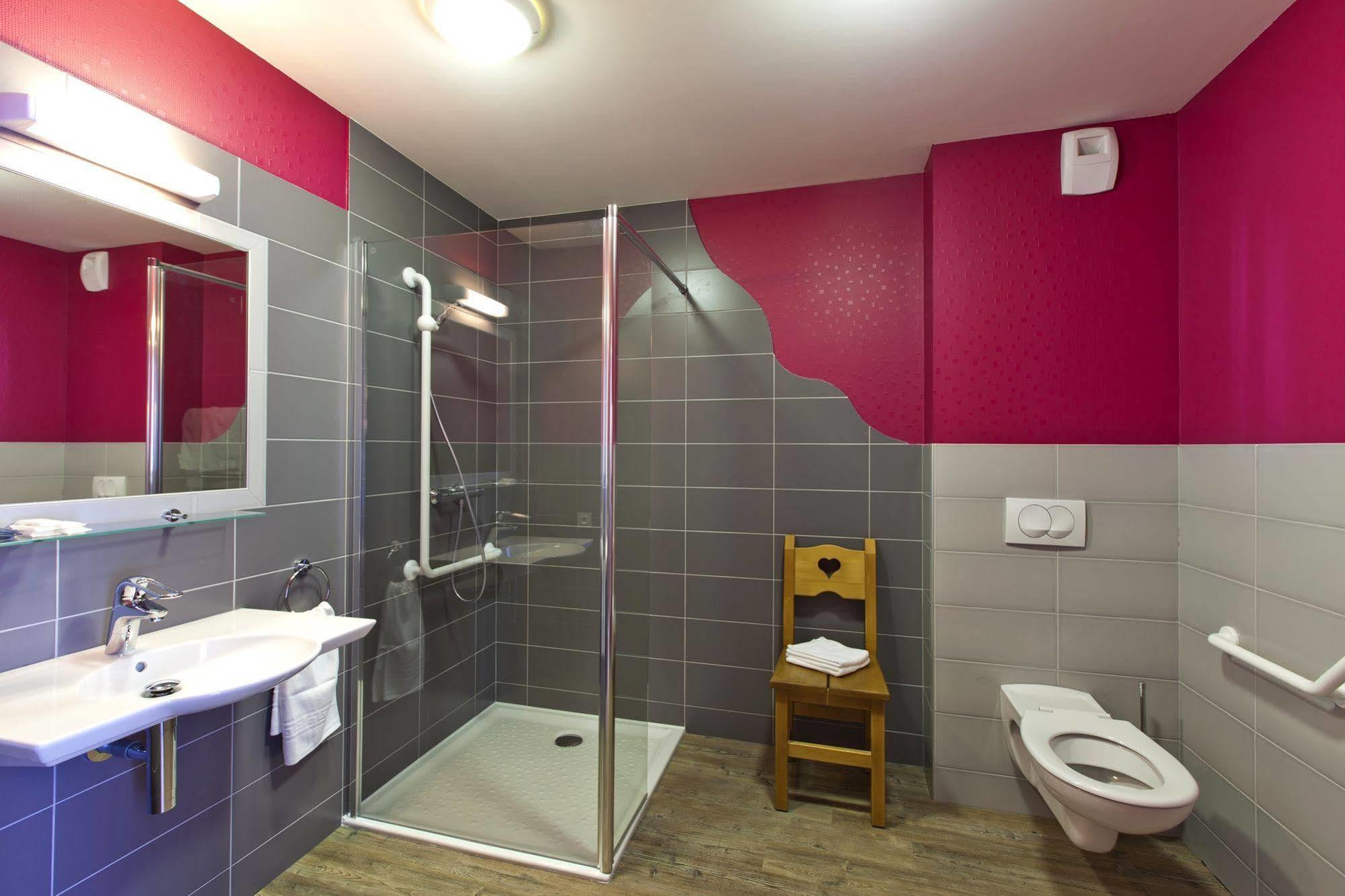 Logis Hotel Lbb - Les 2 Lacs Clairvaux-les-Lacs Exterior photo