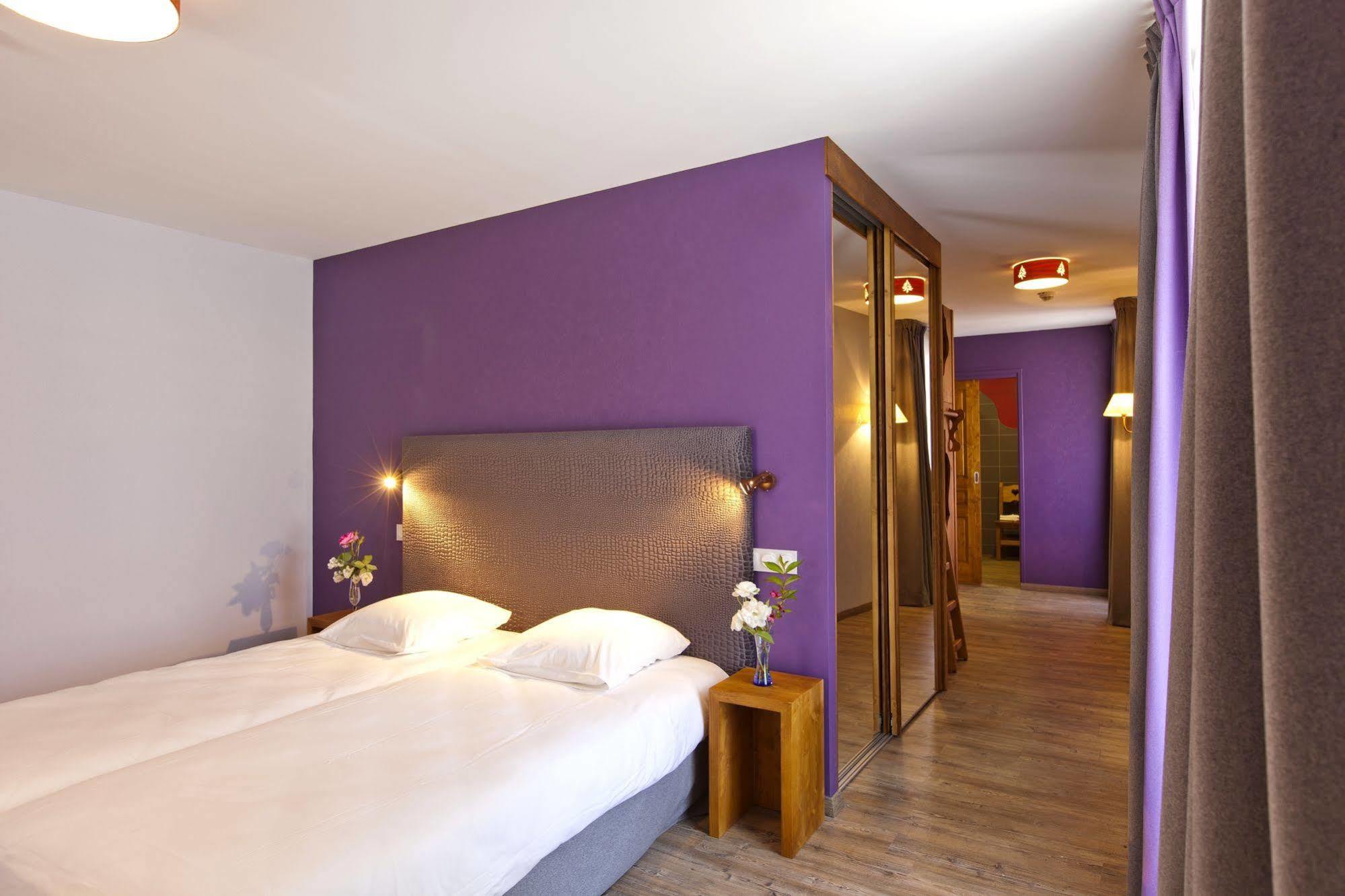 Logis Hotel Lbb - Les 2 Lacs Clairvaux-les-Lacs Exterior photo